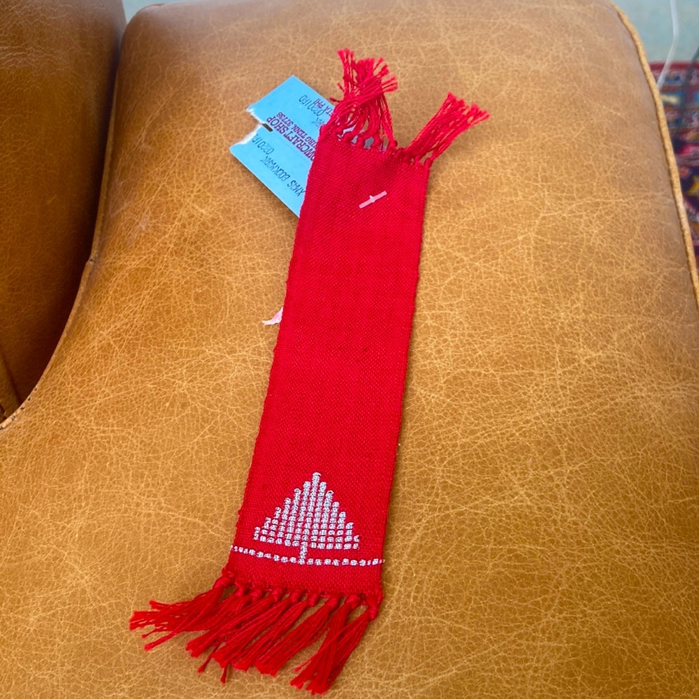 Red Woven Bookmark with Fringe nwt from Arrowcraft shop Gatlinburg. Great gift